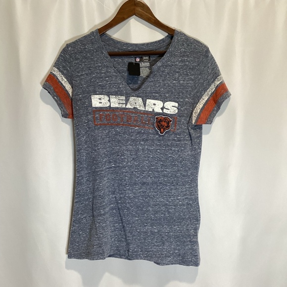 1258. Women’s Chicago Bears Short Sleeve Tee EUC Size Large - Picture 1 of 3